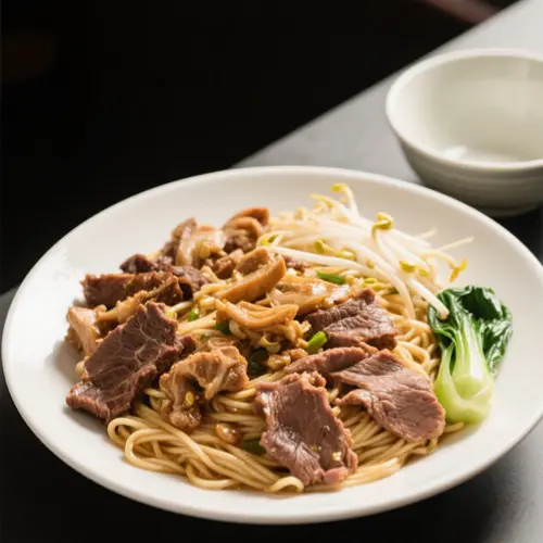 五香牛什拼灼手切肥牛撈麵